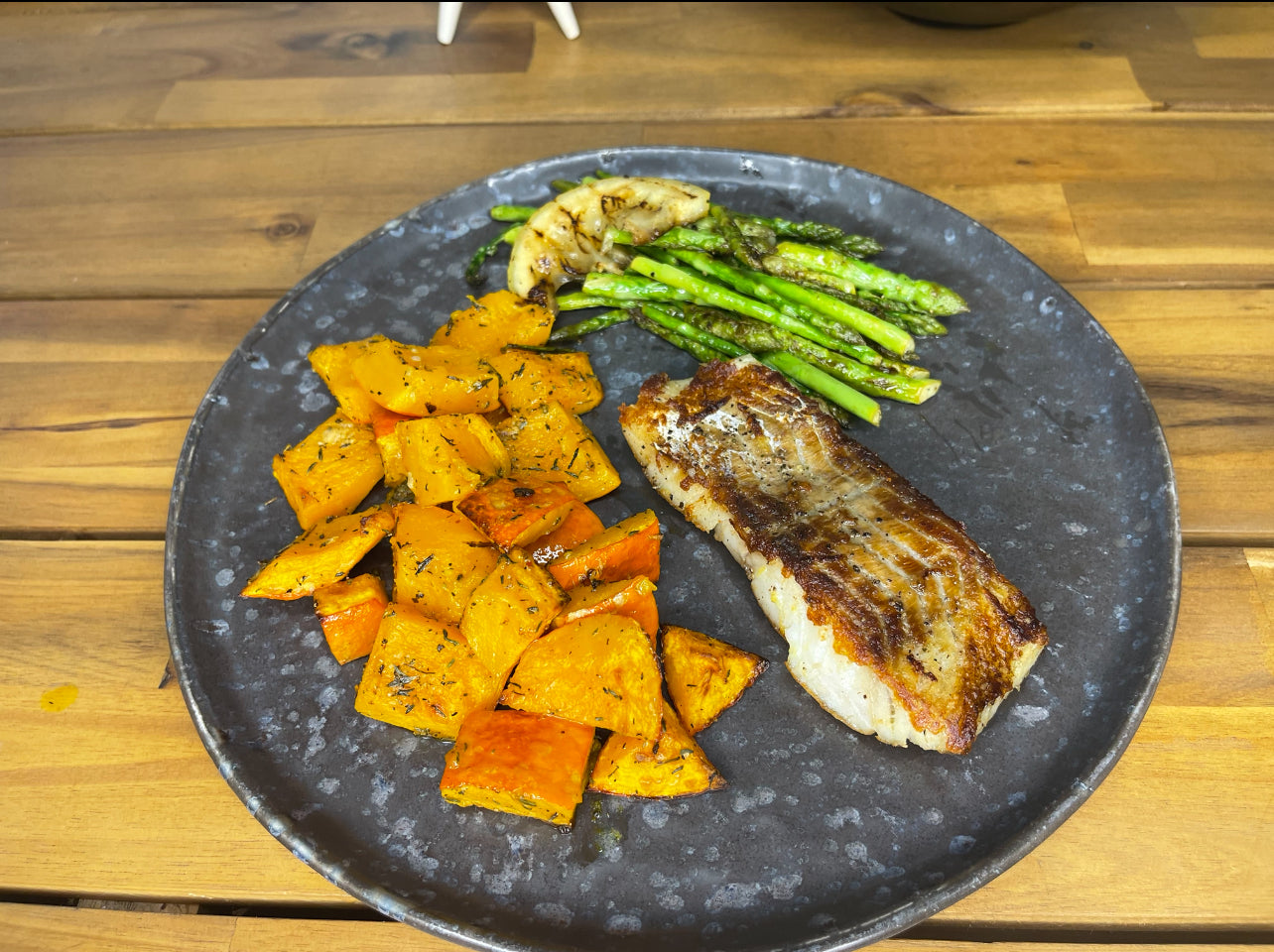 Ofenkürbis mit Seelachsfilet und Spargel