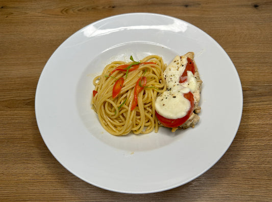 Hähnchen überbacken mit Tomate und Mozzarella